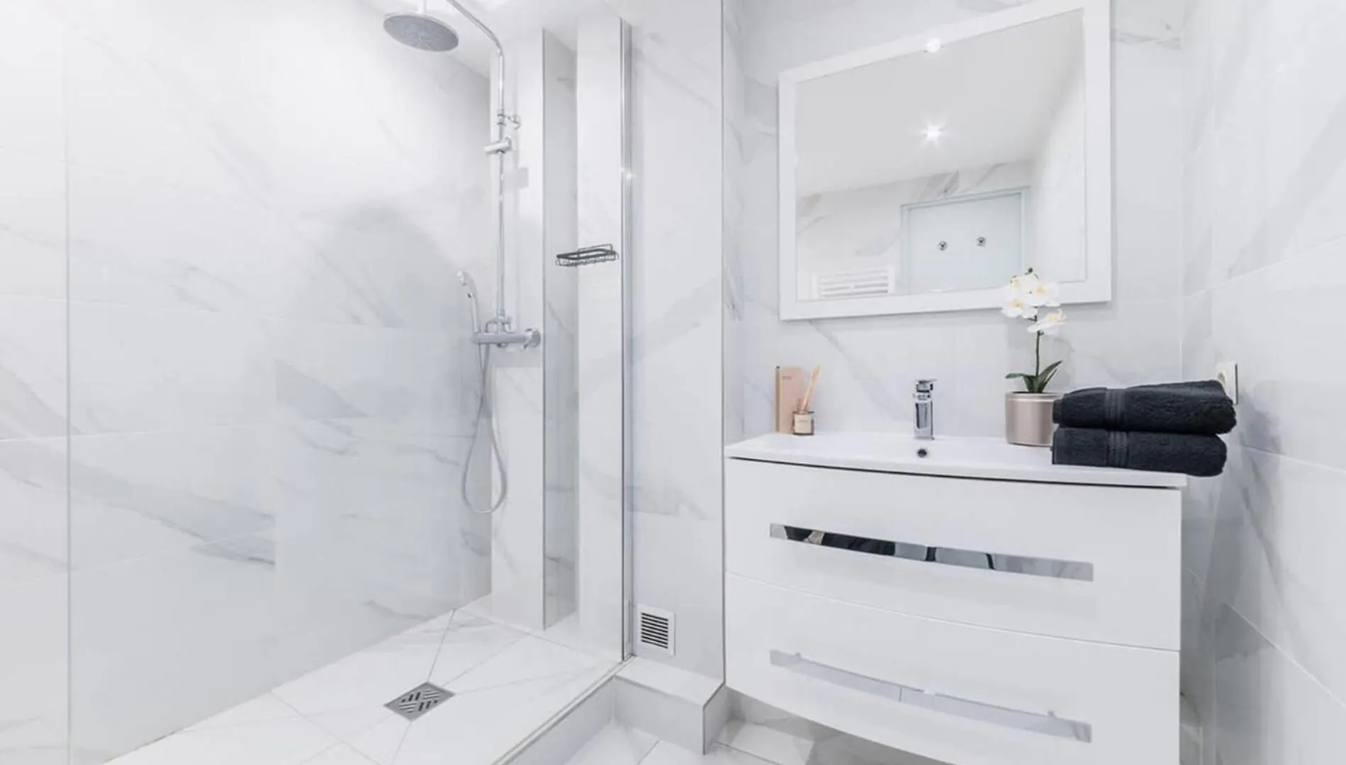 Chic Flat With A Garden Near Trocadero * פריז