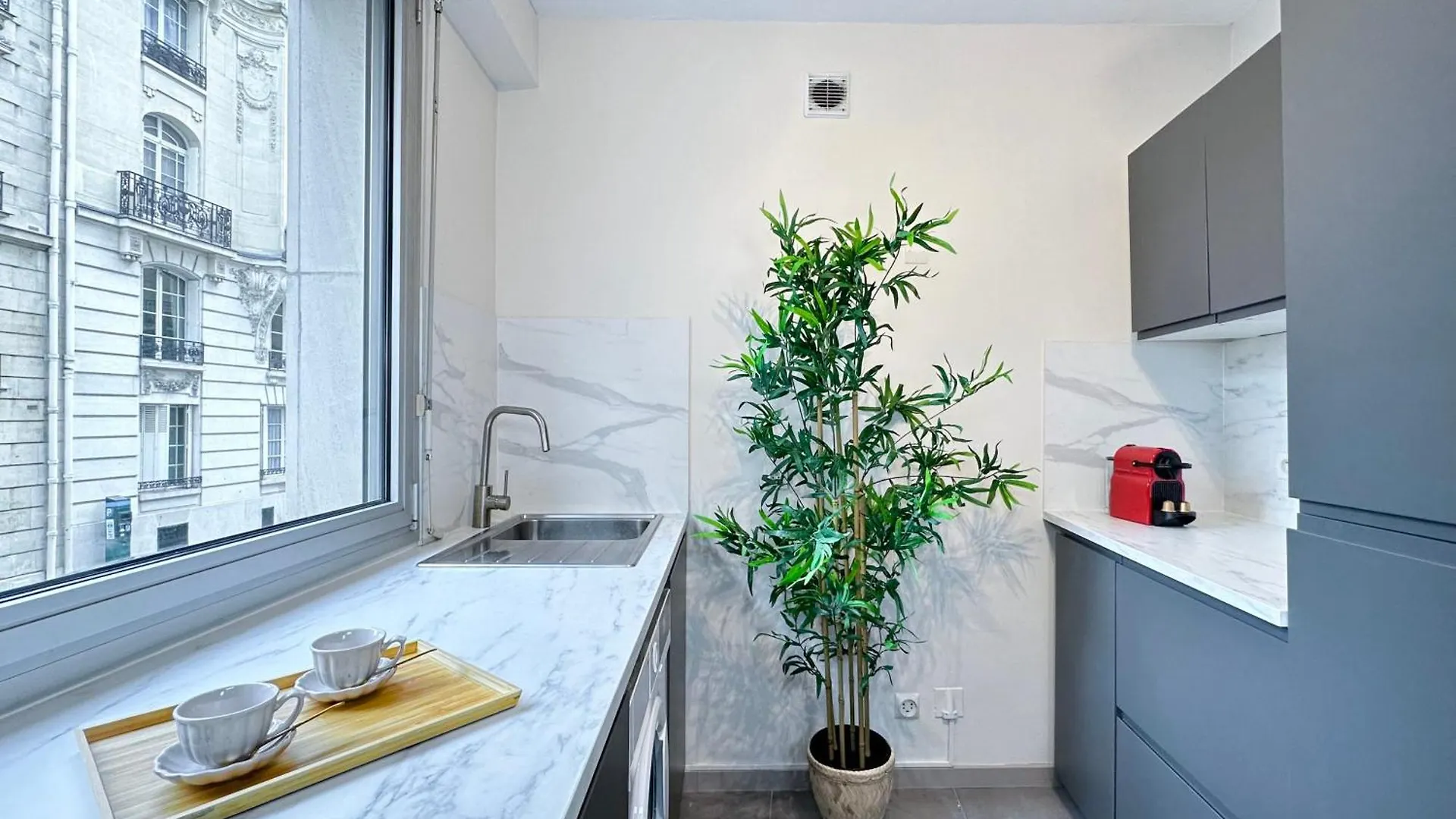 Chic Flat With A Garden Near Trocadero Paris
